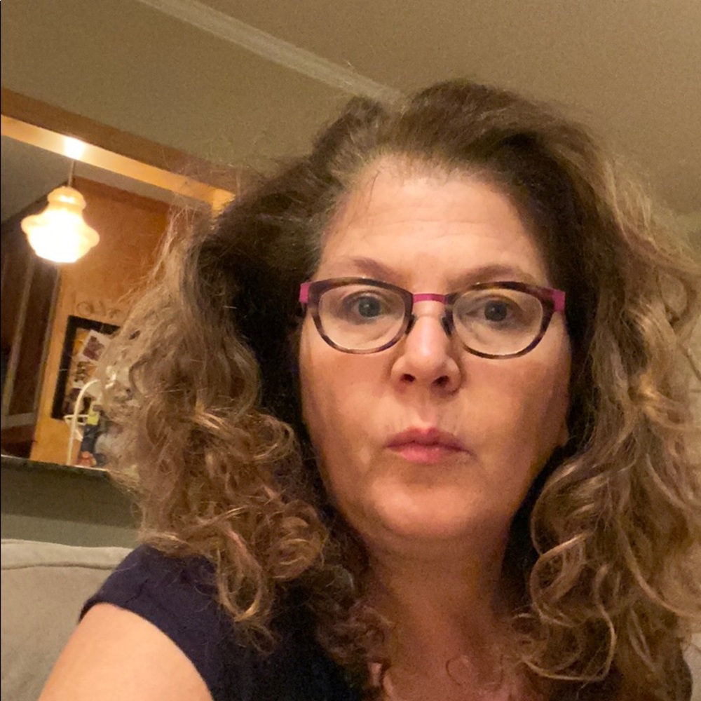 Meet your Posher, Liz